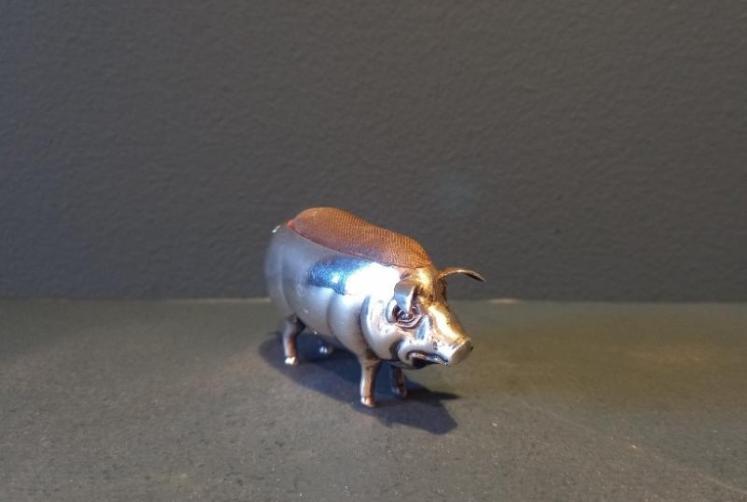 Edwardian Silver Novelty Pig Pin Cushion - Image 2