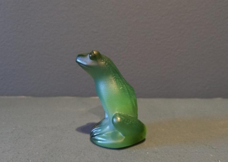 Lalique Green Opalescent Frog - Image 2