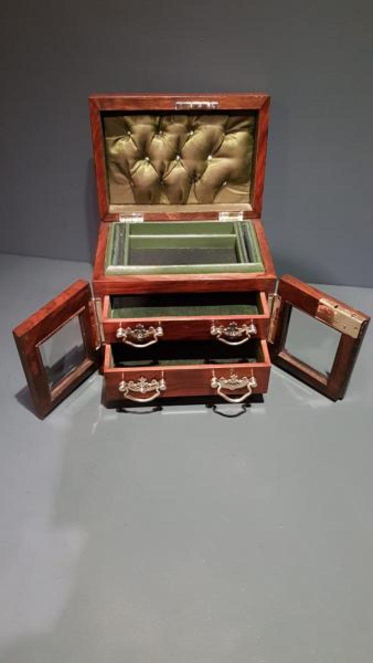 Victorian Walnut Jewellery Box - Image 5