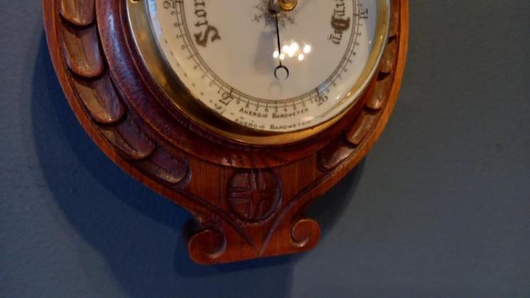 Victorian Solid Oak Aneroid Barometer - Image 6