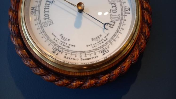 Antique Large Polished Oak Ship's Barometer - Image 6
