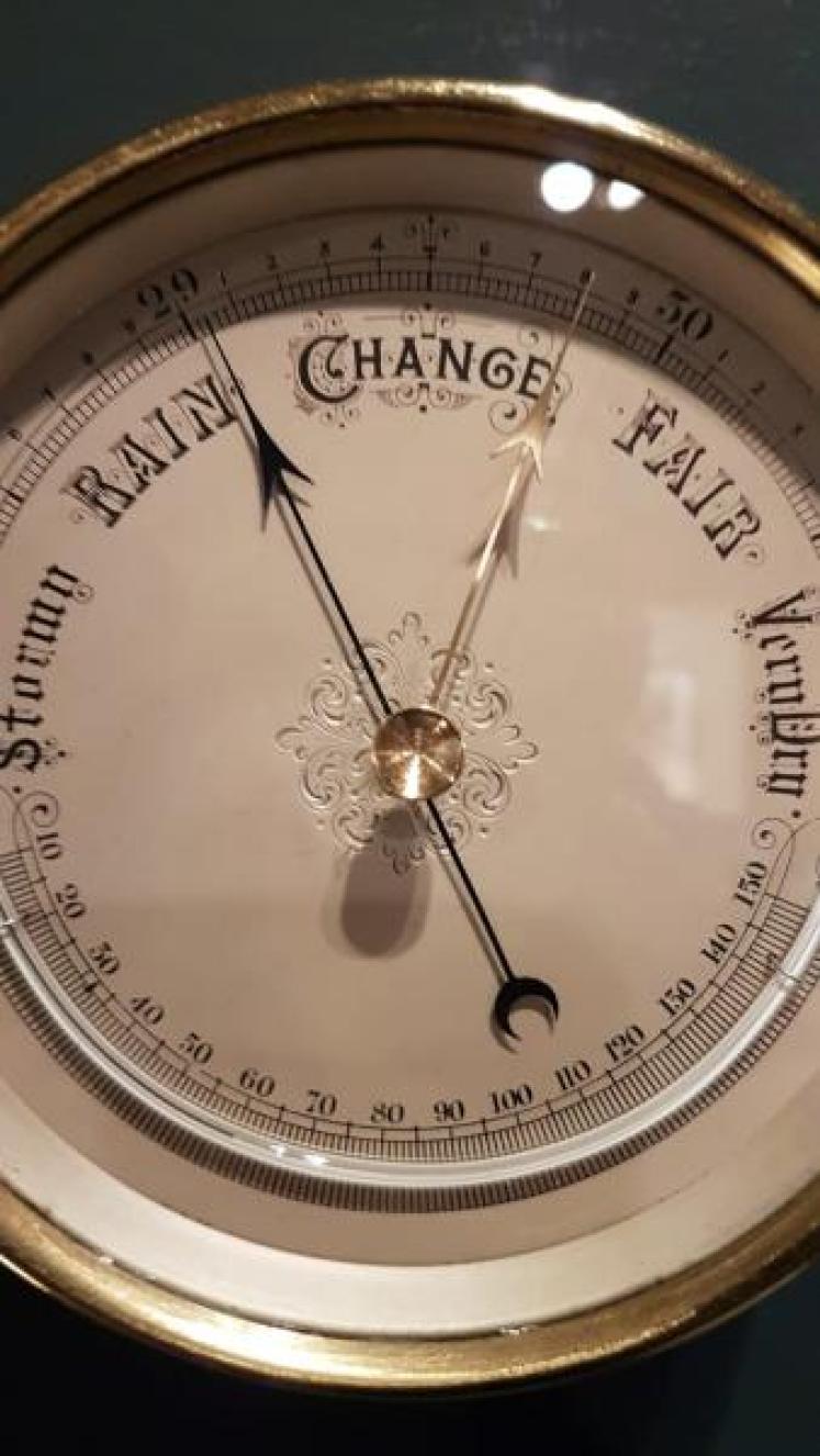 Victorian Brass Cased Marine Barometer with Crescent Thermometer - Image 4