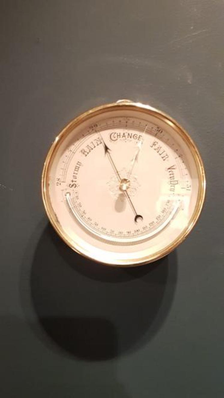 Victorian Brass Cased Marine Barometer with Crescent Thermometer - Image 6