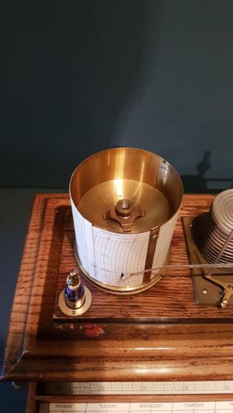 Antique Oak Barograph - Image 3