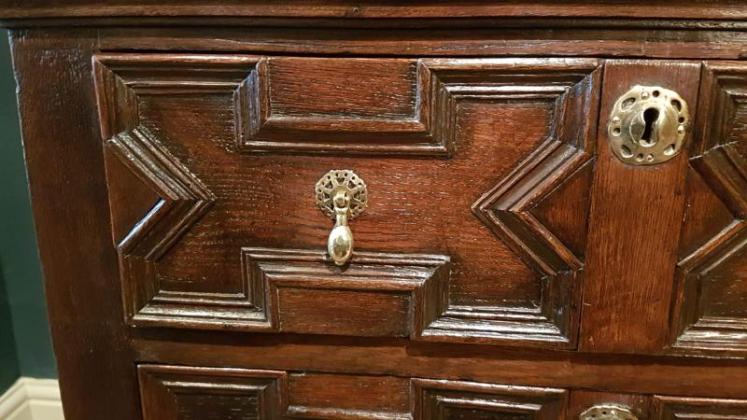 Small Period Oak Geometric Moulded Chest - Image 4