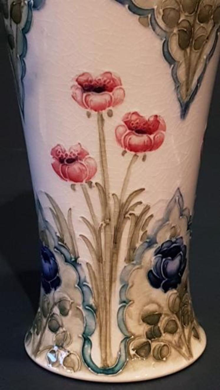 Superb McIntyre Moorcroft Poppies Vase - Image 4