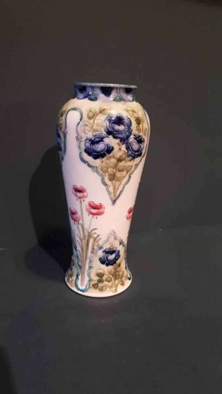 Superb McIntyre Moorcroft Poppies Vase - Image 7