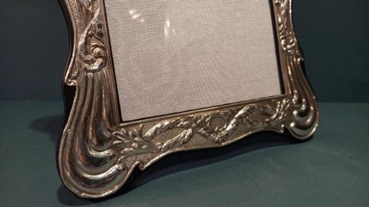 Large George V Chester Silver Photo Frame - Image 2