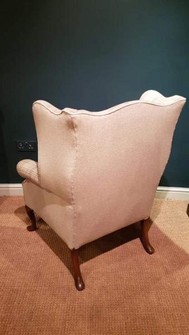 Stylish Victorian Wing Back Arm Chair - Image 5