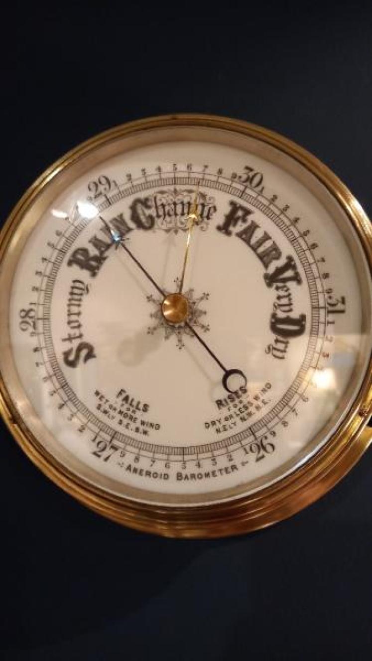 Victorian Polished Brass Ship's Bulkhead Barometer - Image 2