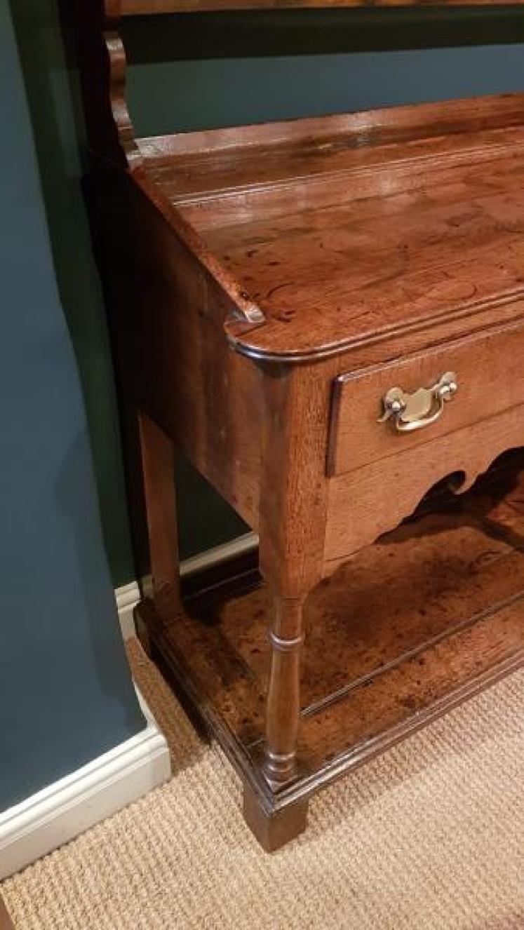 George III Oak Montgomeryshire Oak Dresser - Image 3