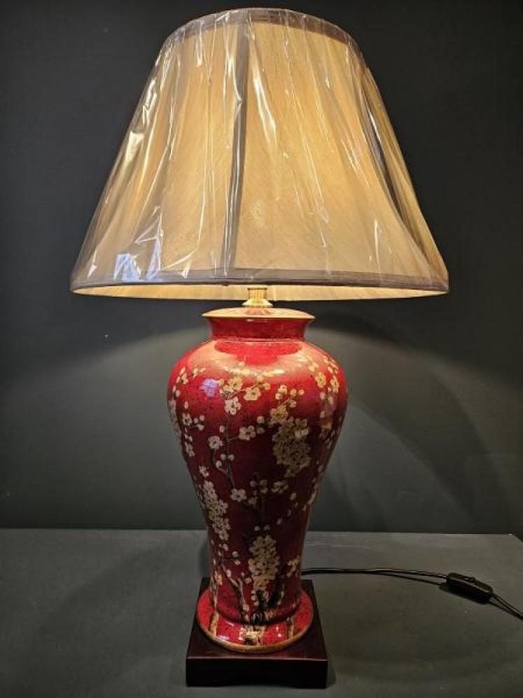 Red Porcelain Jasmine Lamp and Shade - Image 6