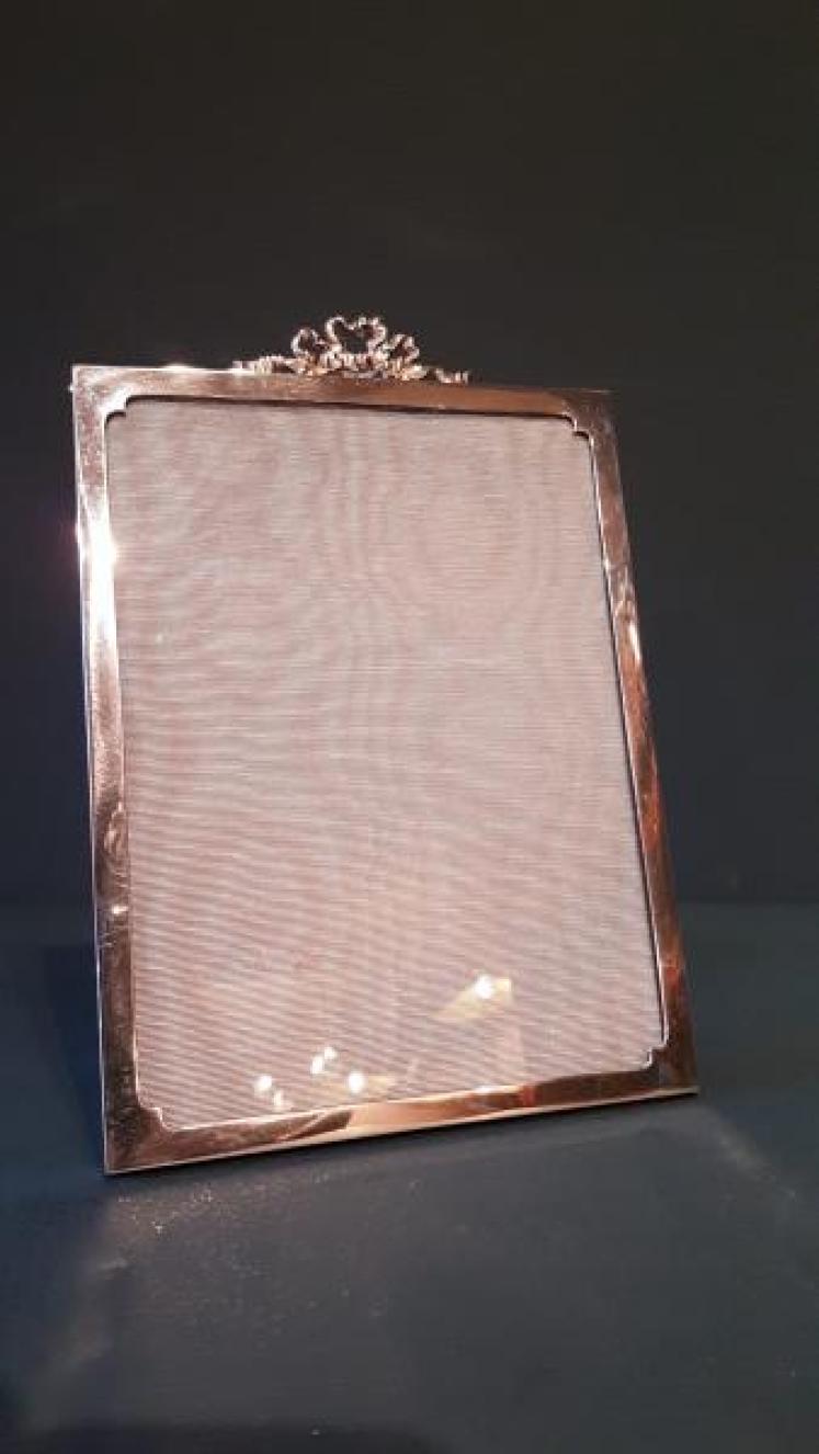 Edwardian Silver Ribbon Crest Photo Frame - Image 1