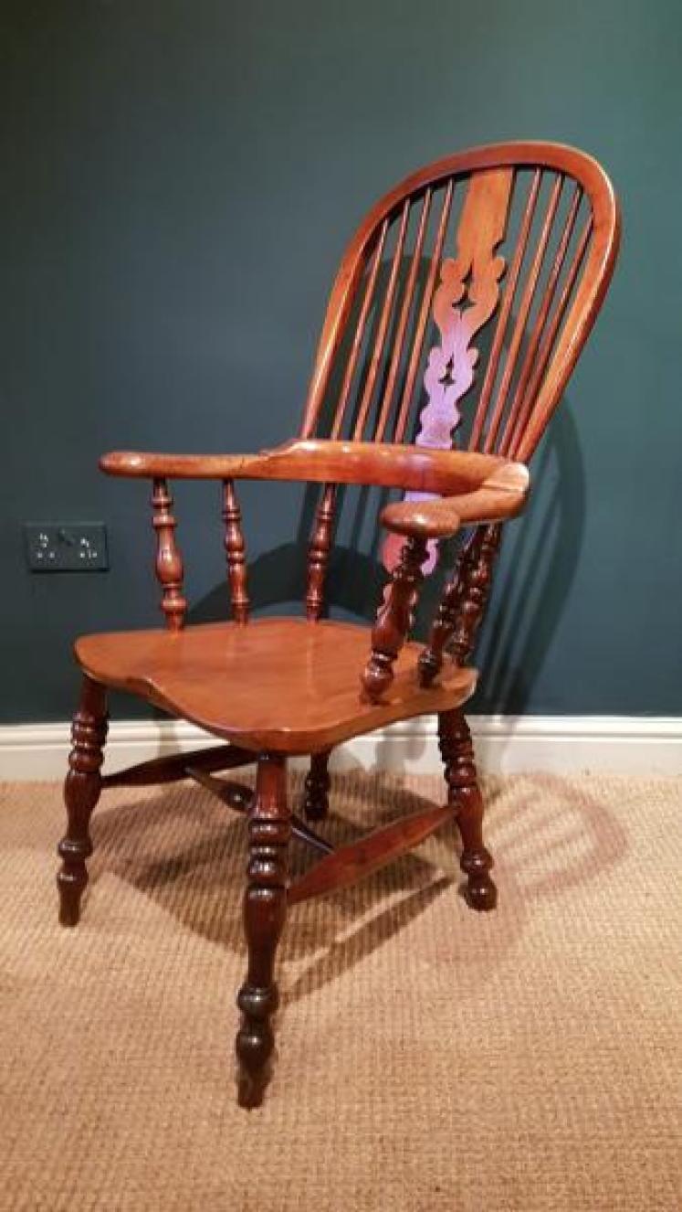 Early Victorian Broad Arm Windsor Chair - Image 4