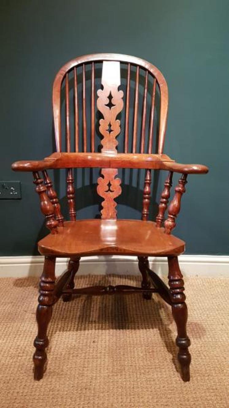 Early Victorian Broad Arm Windsor Chair - Image 6