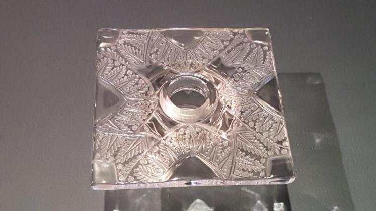Pair of Lalique Chantily Pattern Candlesticks - Image 4