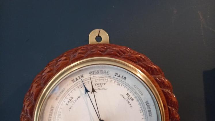 Mid Victorian Polished Oak Ship's Barometer - Image 5