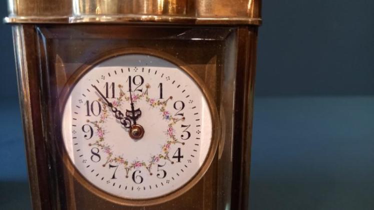 Fine Antique Serpentine Shaped Carriage Clock in Case - Image 4