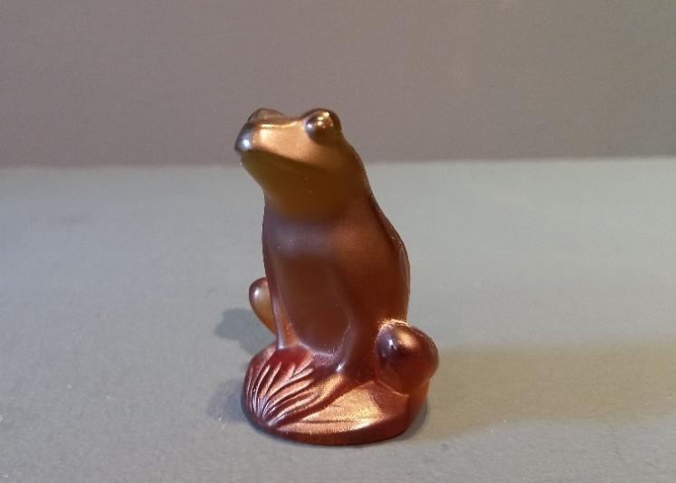 Lalique Amber Opalescent Sitting Frog - Image 1