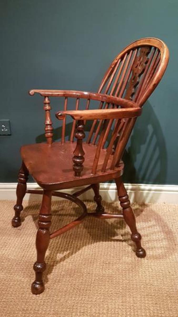 Superb Yew Wood Windsor Chair  - Image 5