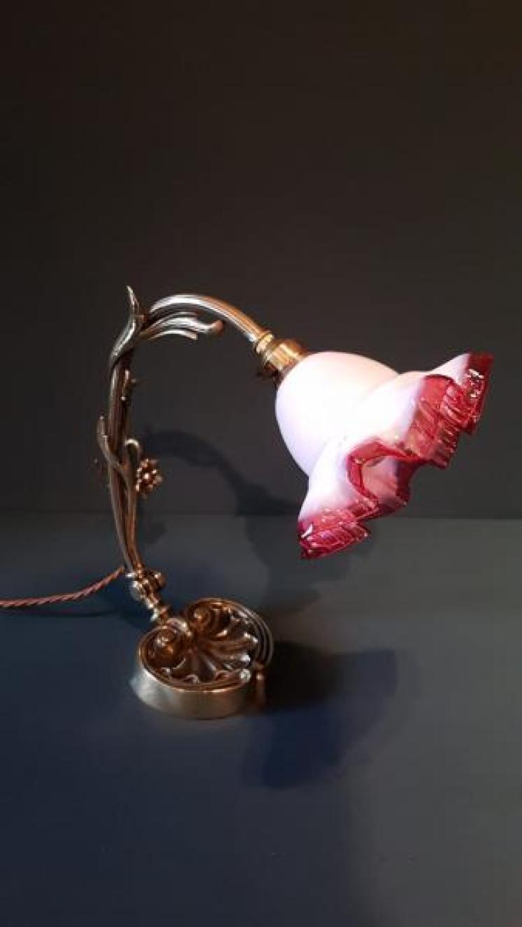 Superb Art Nouveau Cast Brass Table Lamp - Image 1
