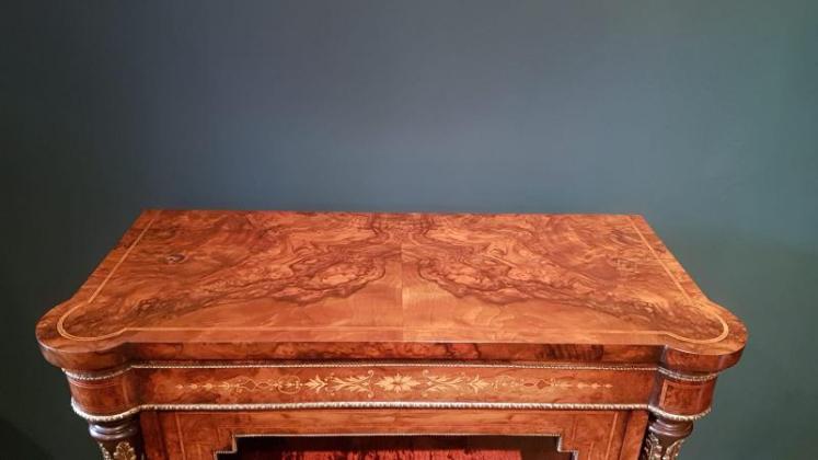 Fine Inlaid Walnut Side Cabinet - Image 3