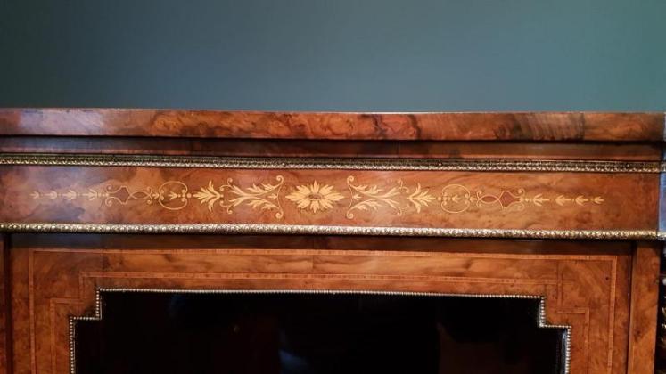 Fine Inlaid Walnut Side Cabinet - Image 4