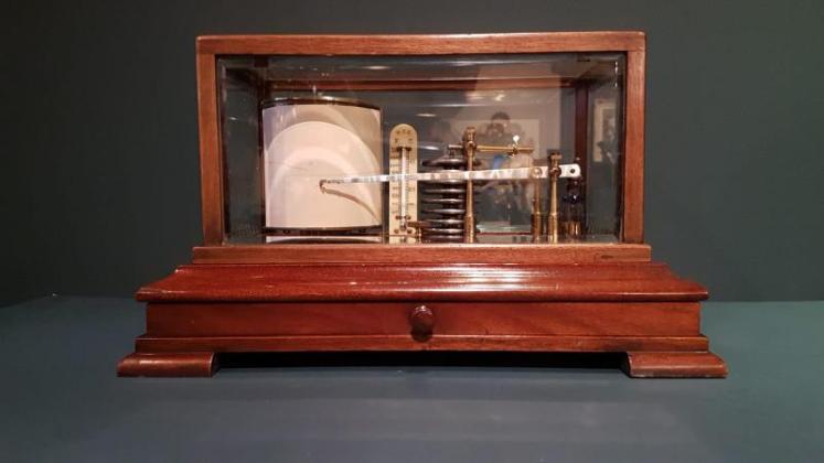 Late Victorian Mahogany Cased Barograph - Image 1