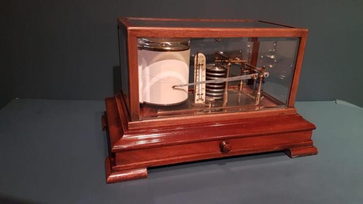 Late Victorian Mahogany Cased Barograph - Image 2