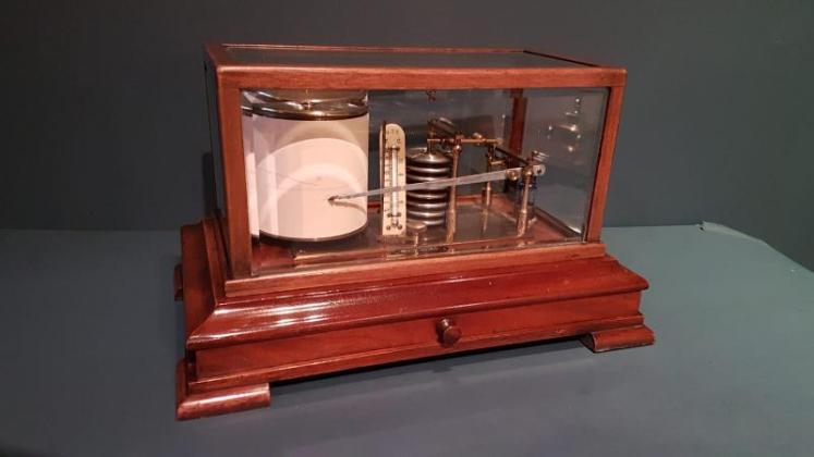 Late Victorian Mahogany Cased Barograph - Image 7