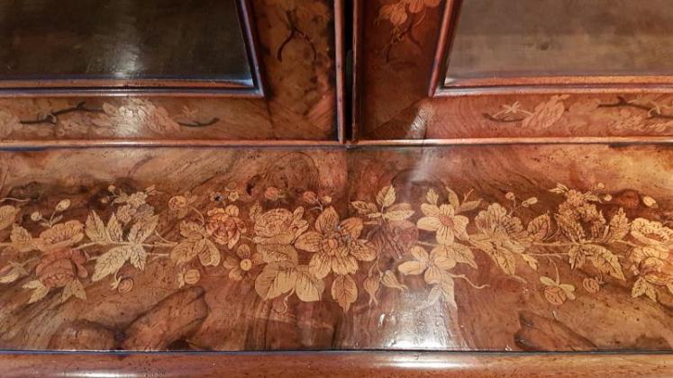 Magnificent Quality Walnut Marquetry Library Bookcase - Image 5