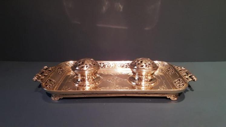 Victorian Cast Brass Pen and Ink Stand - Image 1