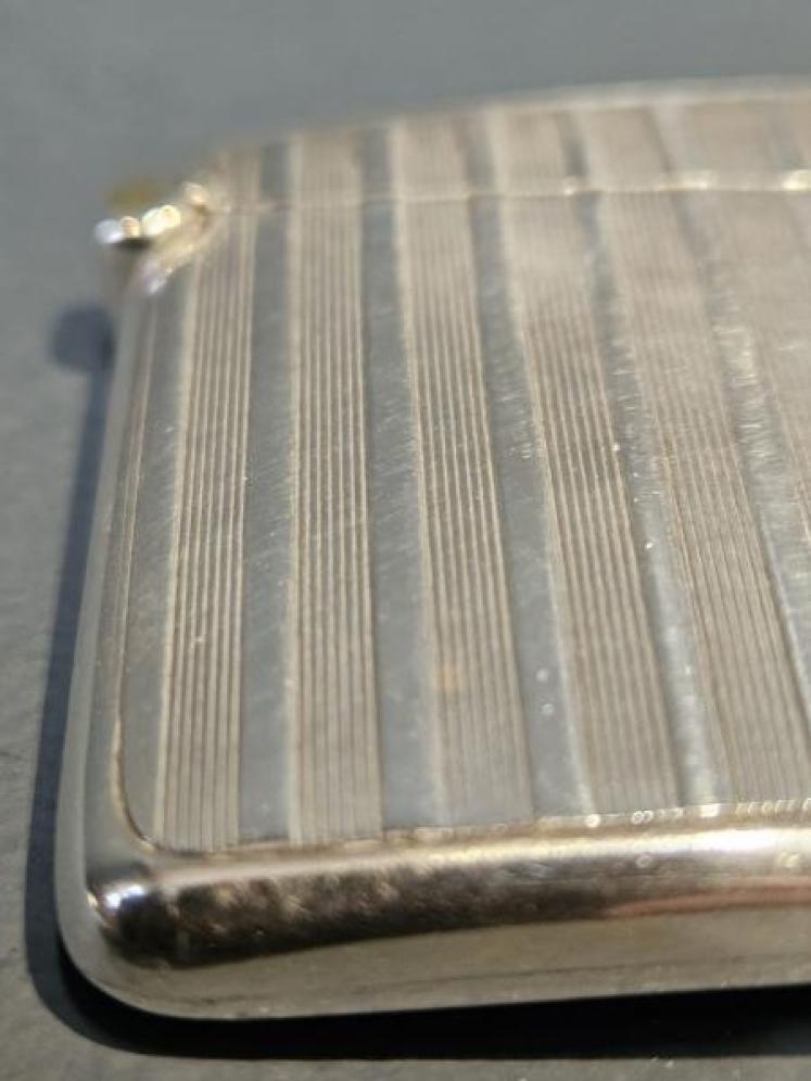 Curved Engine Turned Silver Card Case - Image 6