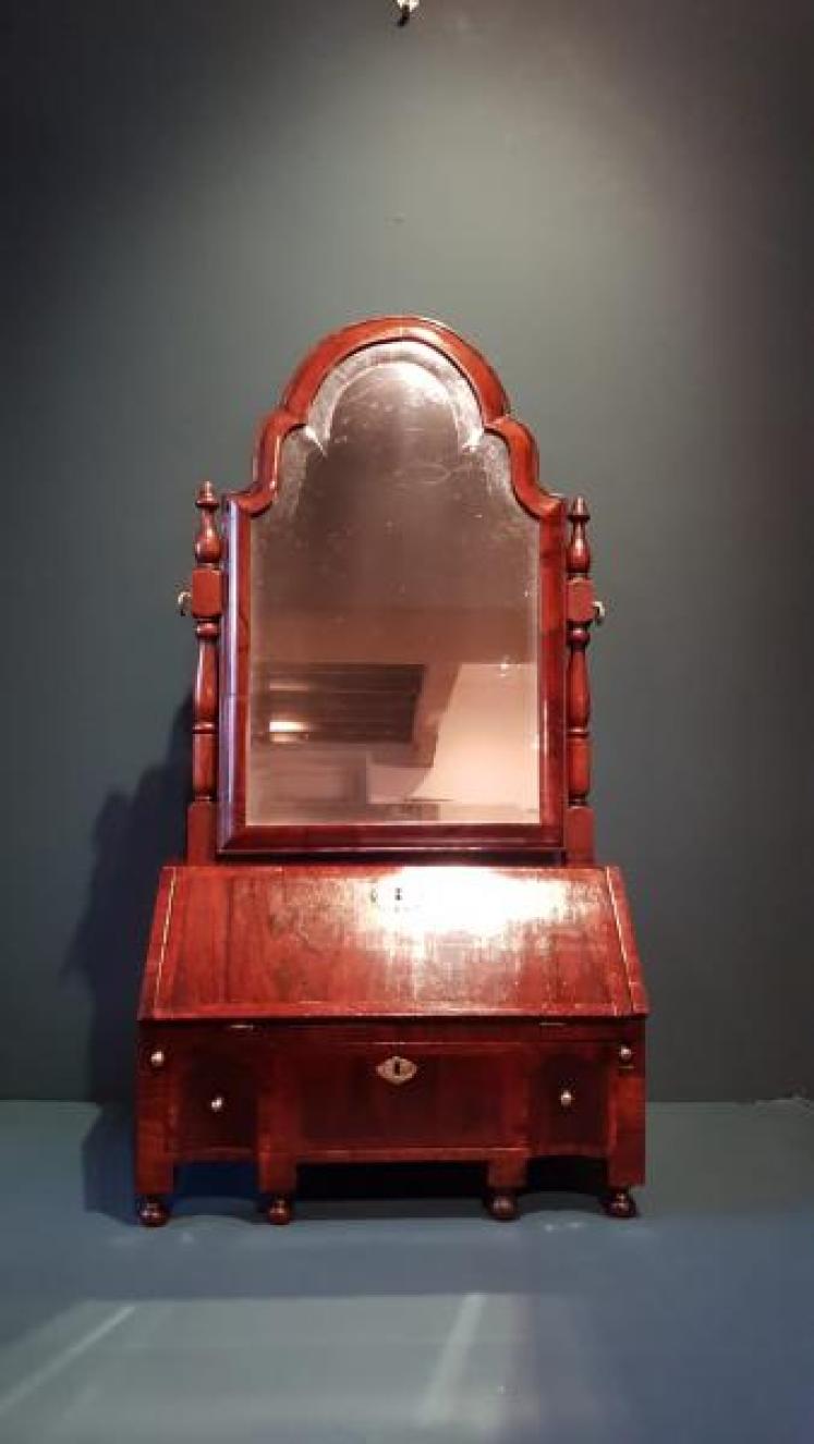 George I Walnut Toilet Mirror - Image 6