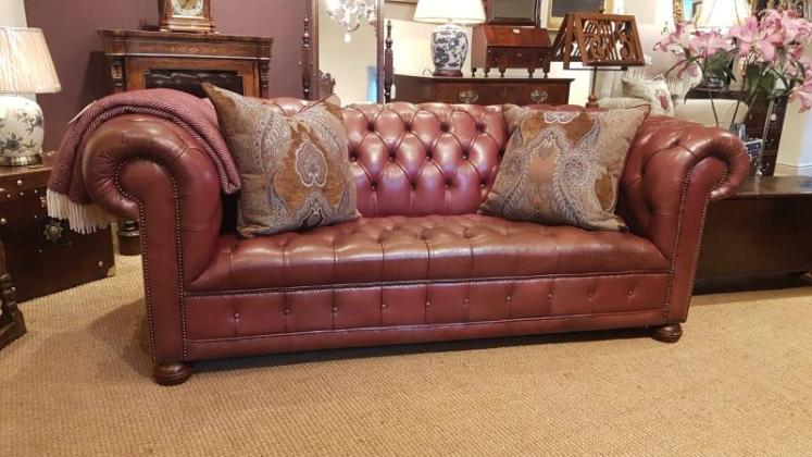 Quality 1930's Leather Chesterfield Sofa - Image 7