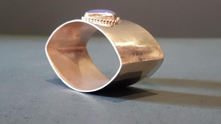 Liberty Planished Silver Moonstone Napkin Ring - Image 6