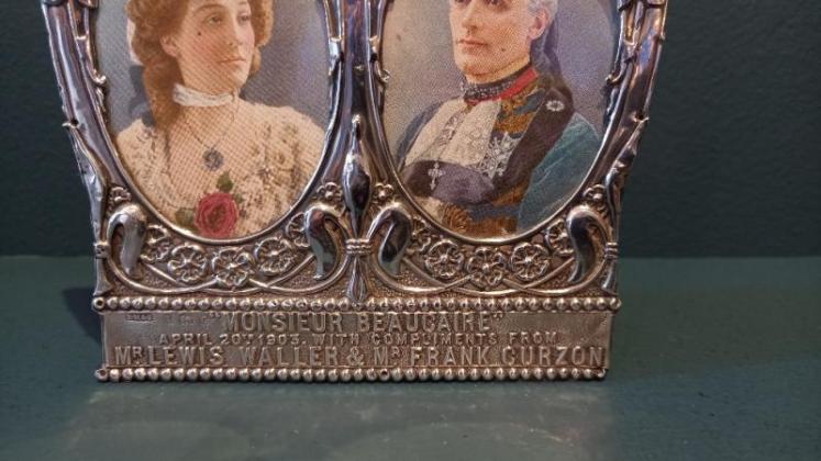 Edwardian Period Silver Presentation Double Photo Frame - Image 2