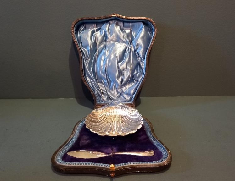 Edwardian Silver Shell Dish In Presentation Case - Image 1