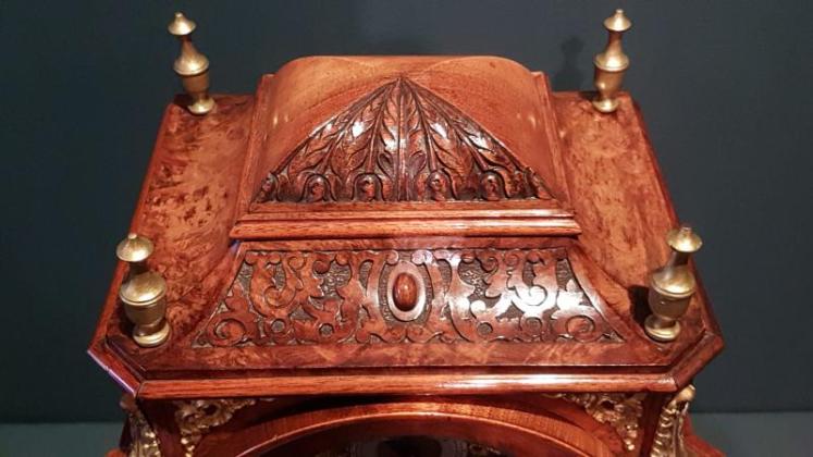 Fine Quality Victorian Walnut Bracket Clock - Image 5
