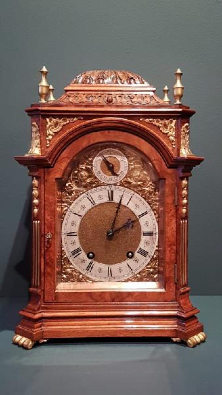 Fine Quality Victorian Walnut Bracket Clock - Image 6