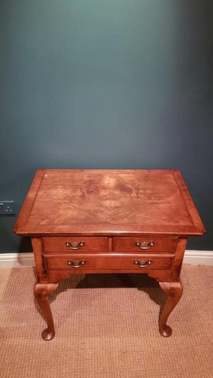 George III Walnut Lowboy  - Image 2