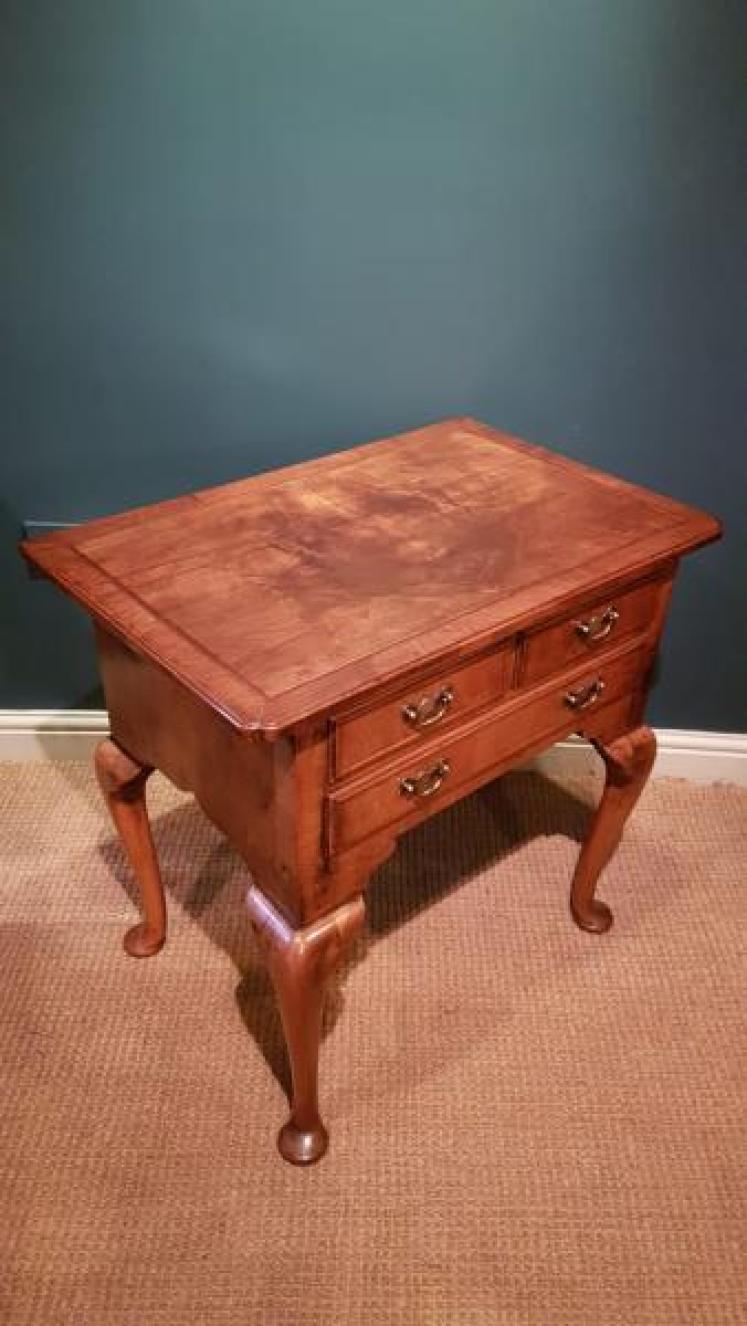 George III Walnut Lowboy  - Image 3