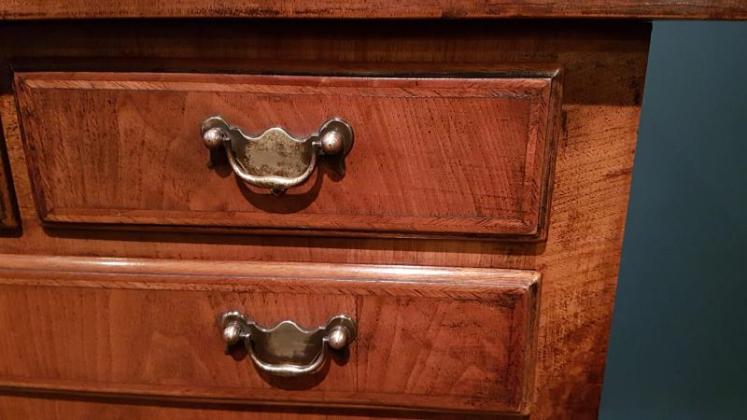 George III Walnut Lowboy  - Image 5