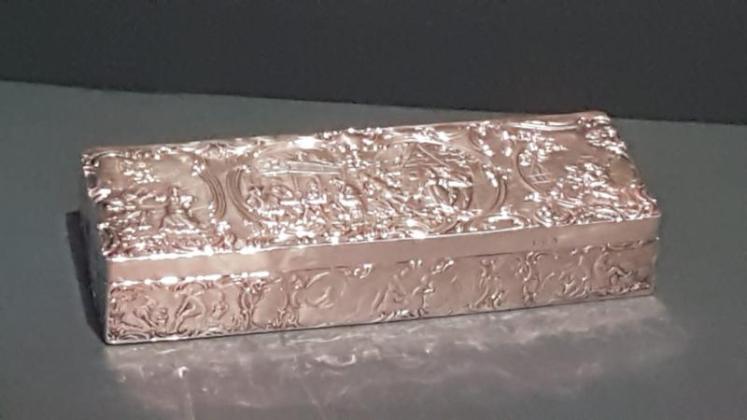 Fine Quality Embossed Silver Glove Box - Image 1