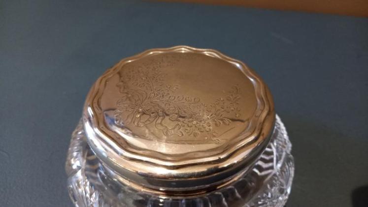 George V Period Silver Engraved Powder Dish - Image 2
