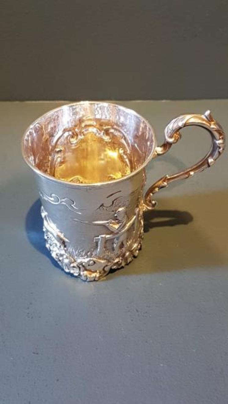 Fine Quality Victorian Silver Tankard with Pheasant Shooting Scene - Image 3