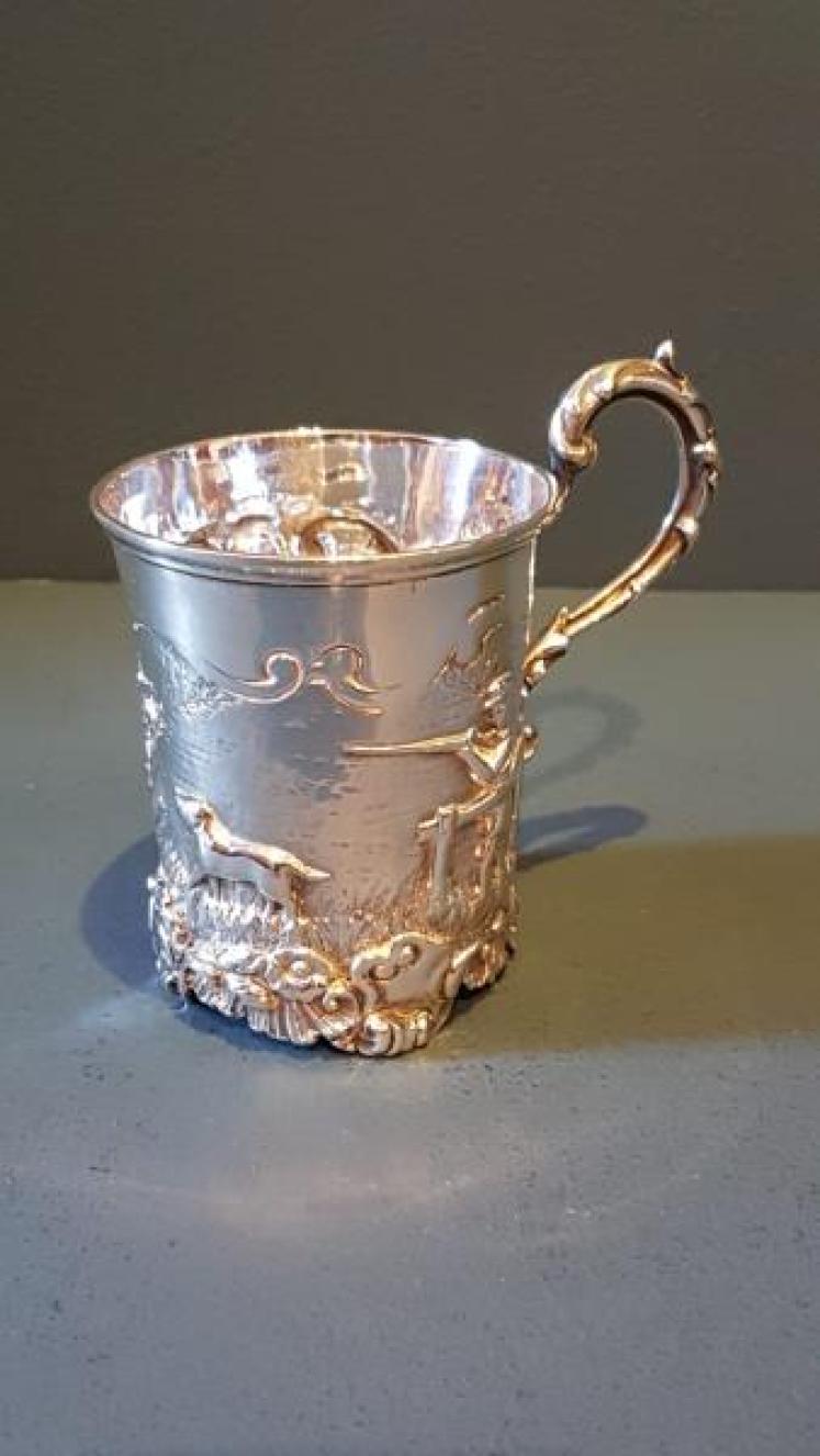 Fine Quality Victorian Silver Tankard with Pheasant Shooting Scene - Image 4