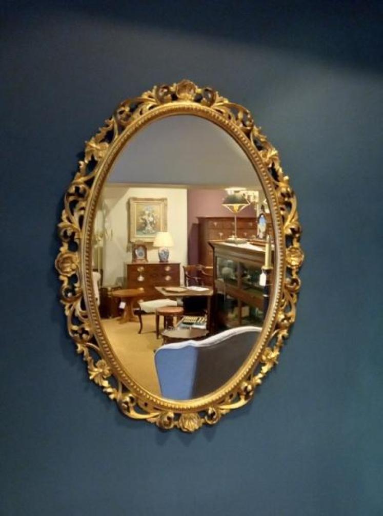 Victorian Florentine Plaster Gilt Oval Mirror - Image 1
