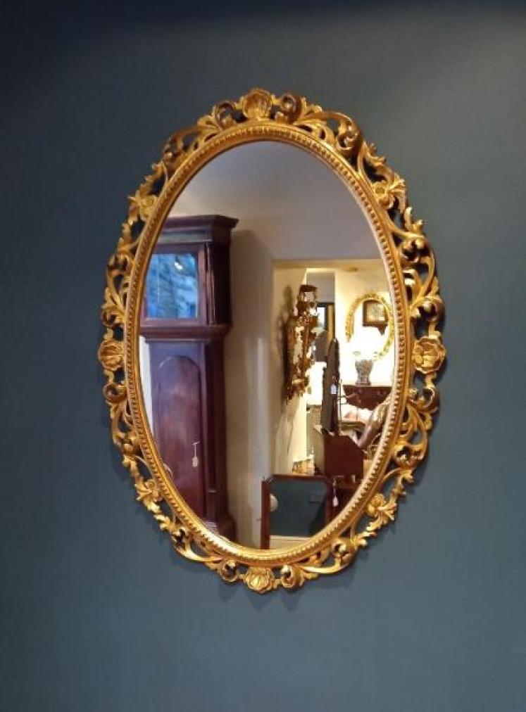 Victorian Florentine Plaster Gilt Oval Mirror - Image 2