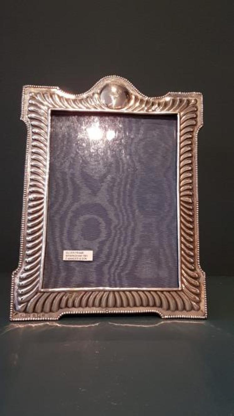 Large Victorian Silver Photo Frame  - Image 2